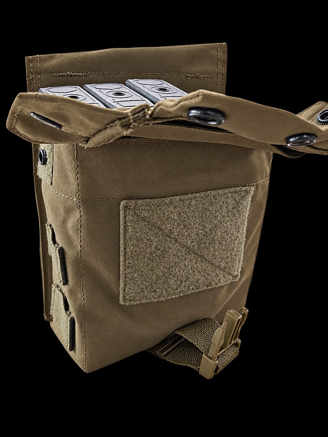 Tatou Armor SAW Pouch — open, showing interior capacity for 100 RD 7.62 or 200 RD 5.56 container